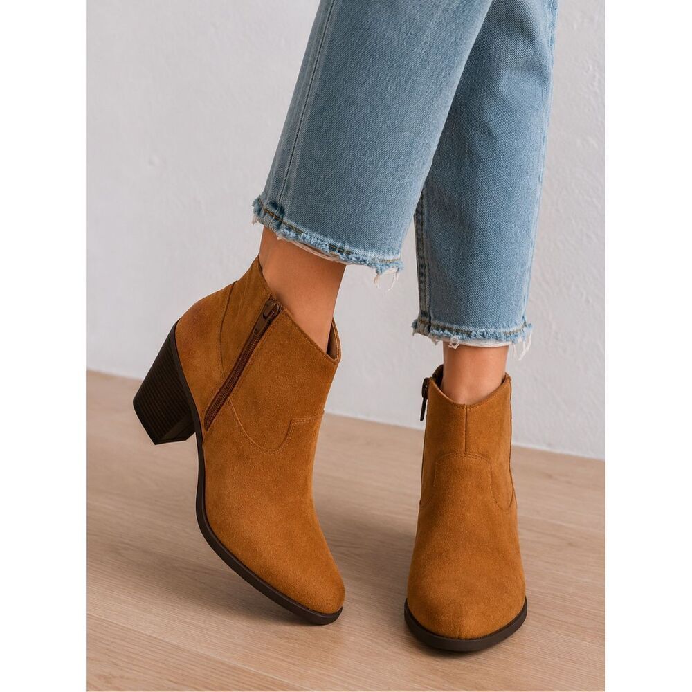 Vince Camuto Hammerton Suede Ankle Booties Toast Aged Suede 8.5M NIB